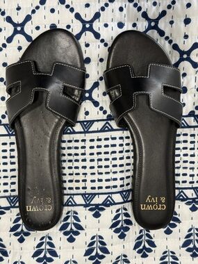 Crown & Ivy Black Slide Sandals